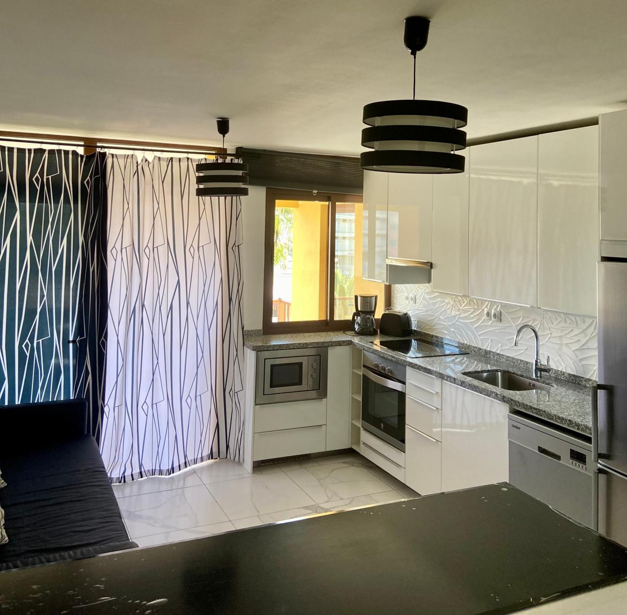 Pueblo Canario For 6 Persons! Appartement Playa Feñabe